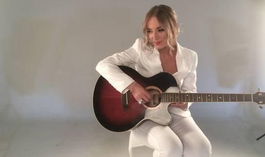 'Neka tajna veza': Zapjevala je u čast Jadranke Stojaković...