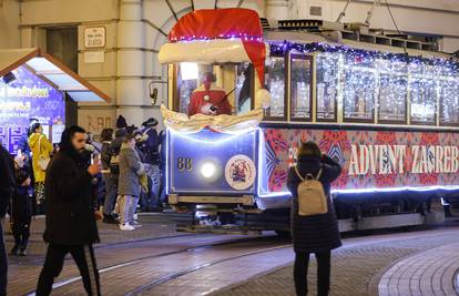 ZET nastavlja tradiciju. Čak dva posebna božićna tramvaja će ove godine voziti Zagrebom