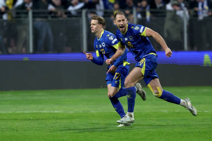 Zenica: Slavlje igrača Bosne i Hercegovine nakon što su svladali Italiju jedanaestercima