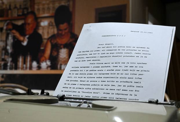 Zagreb: U Srpskom  kulturnom centru, fondacija Jovanka Broz održava izložbu haljina i torbi