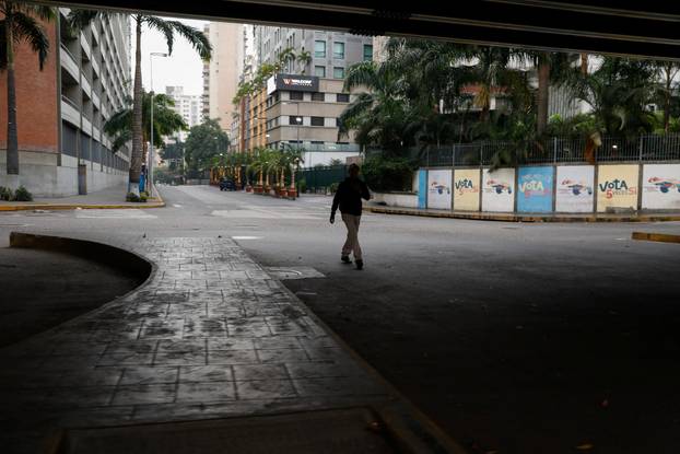 U.S. strikes Venezuelan capital