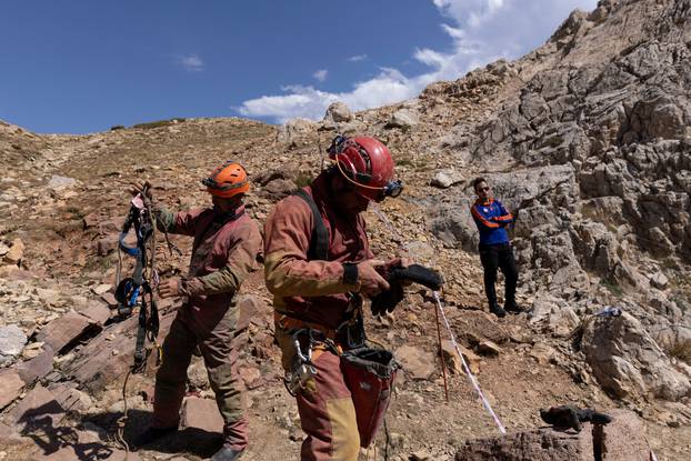 Rescuers race to save ill US cave explorer trapped 3,000 feet underground in Turkey