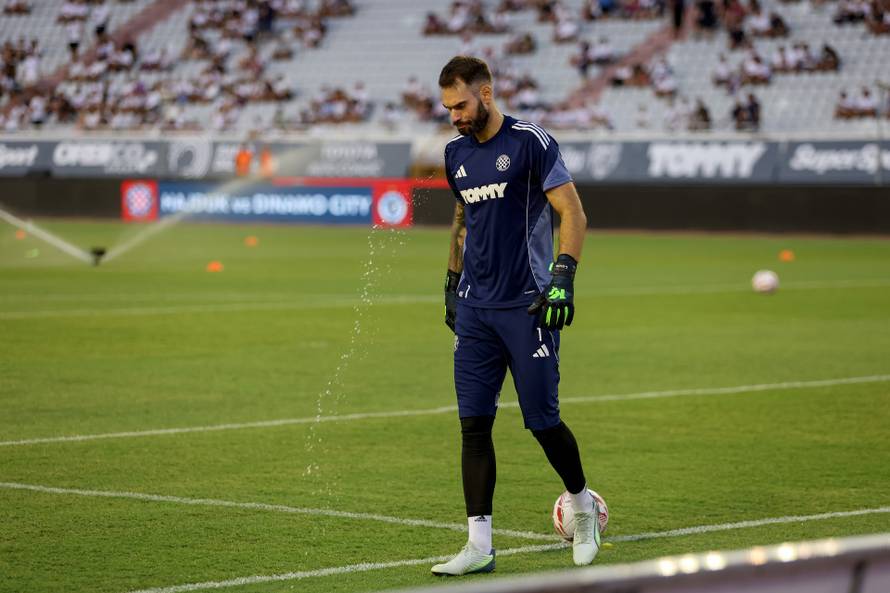 Split: Zagrijavanje igrača uoči susreta Hajduka i Dinamo Cityja u trećem pretkolu za ulazak u Konferencijsku ligu