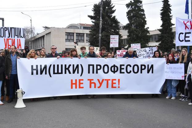 Masovni prosvjedi u Nišu