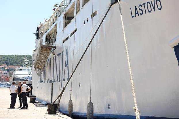 Mali Lo&scaron;inj: U tijeku je o&ccaron;evid nakon &scaron;to je troje djelatnika Jadrolinije poginulo nakon pada rampe