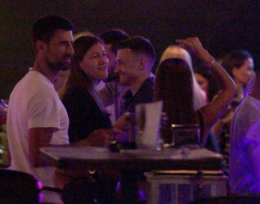 Beograd: Košarkaši Srbije, zajedno s Novakom Đokovićem, proslavili su velike uspjehe u baru Nacionalna klasa