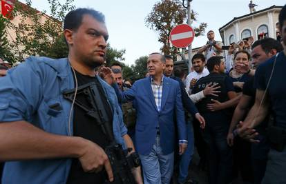 Odmazda nakon puča: Erdogan radi čistke, uhitio je 6000 ljudi