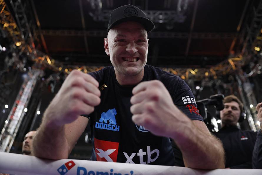 Tyson Fury v Arslanbek Makhmudov