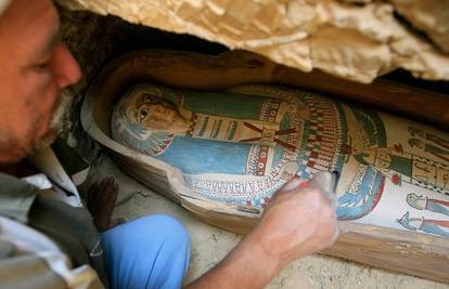 Arheolozi otkrili grobnice s obojanim mumijama