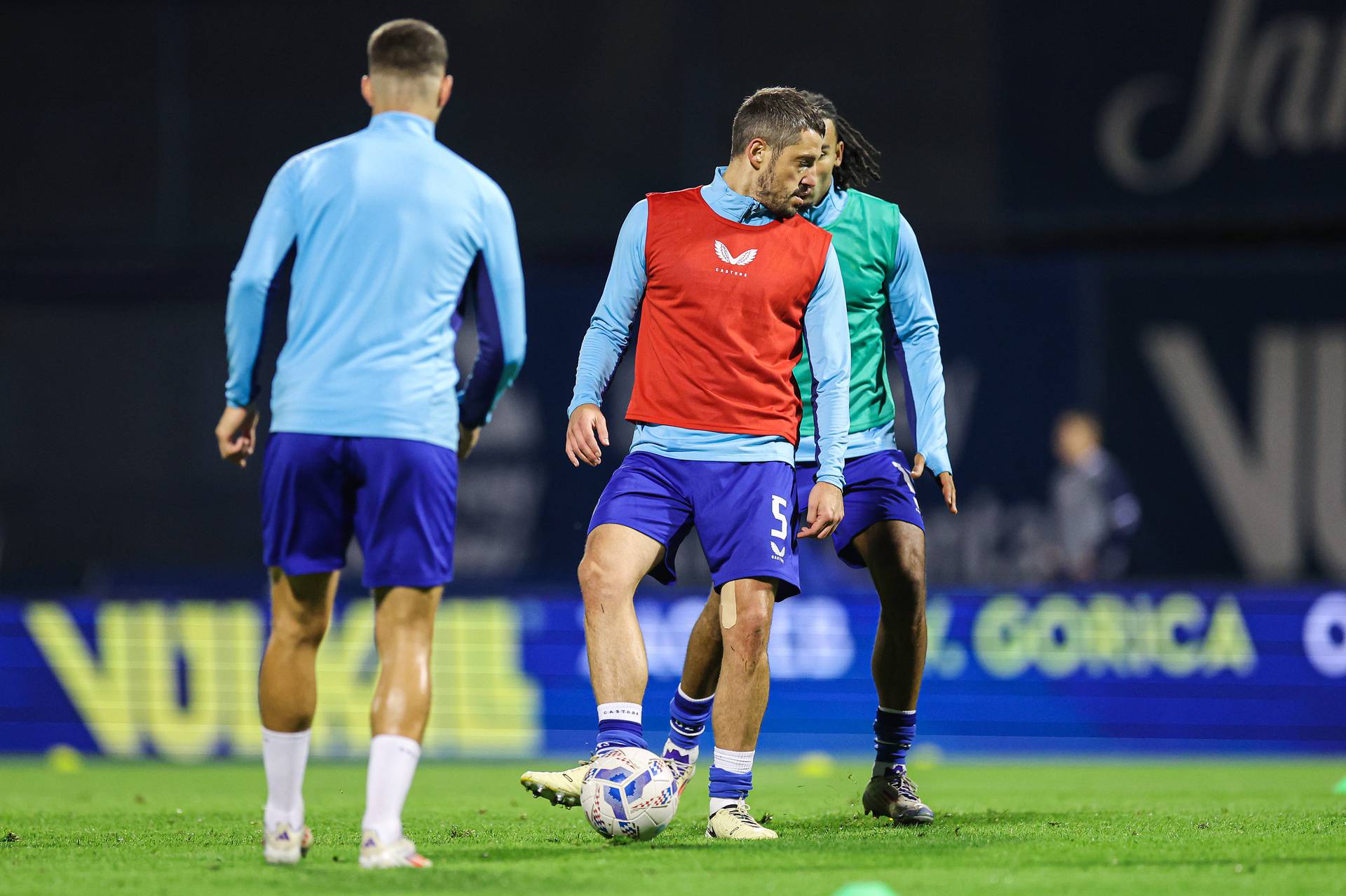 Zagreb: Zagrijavanje igrača uoči početka utakmice Dinamo i Hajduk