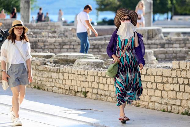 Zadar: Velik broj turista "okupirao" je središte grada