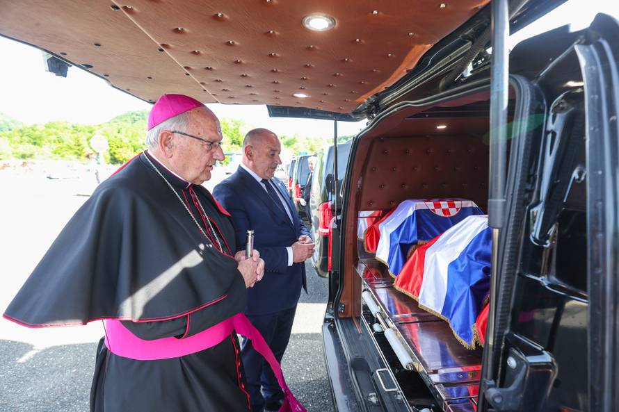 Na Graničnom prijelazu Macelj održana je primopredaja posmrtnih ostataka hrvatskih žrtava između Republike Slovenije i Republike Hrvatske