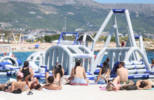 Splićani i turisti osvježenje potražili na Žnjanu