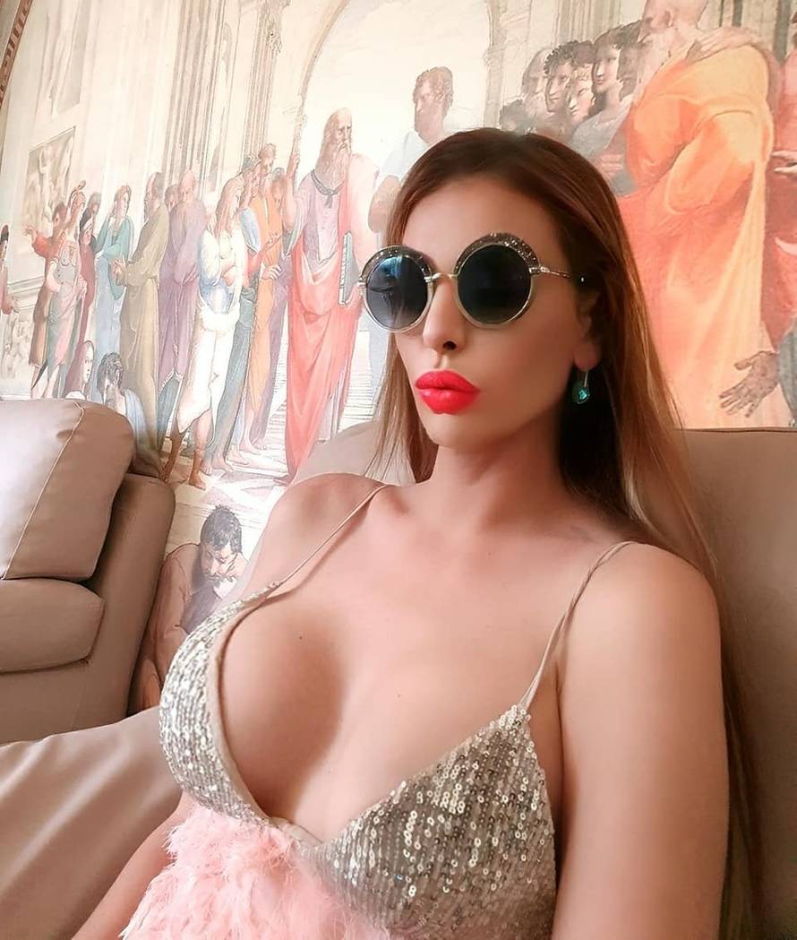 Svestrana Ava ponovno uhvatila mikrofon: 'Ovo je skup sport...'