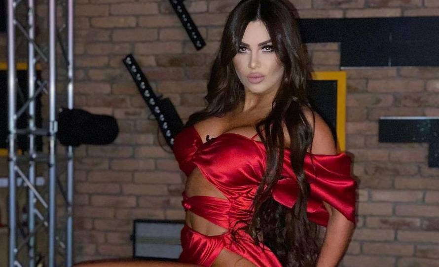 Stanija pokazala kako izgleda u donjem rublju, fanovi zgroženi: 'Ova žena je uzor našoj djeci...'