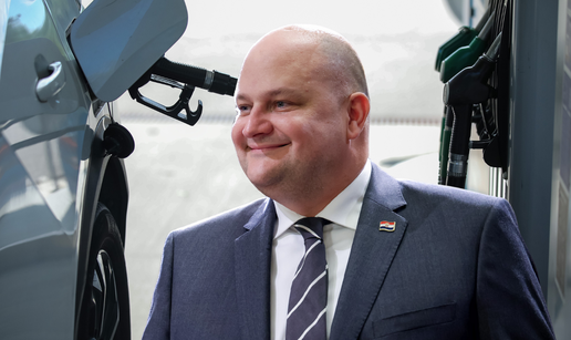 Za Vladu, živimo u raju. Opet će regulirati cijene 'onda kada bude potrebno'. Kad će to biti?