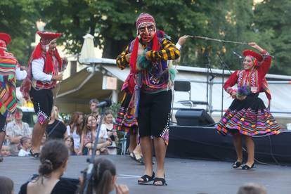 FOTO Folkloraši zauzeli Karlovac