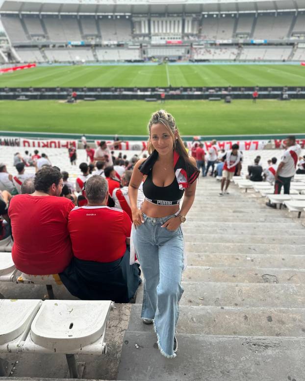 FOTO Bujna Argentinka upala u hotel omiljene ekipe i ostvarila san. Samo, zaboravila je nešto