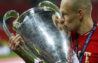 'Super Bayern osvojio naslov u noći Robbenova iskupljenja'