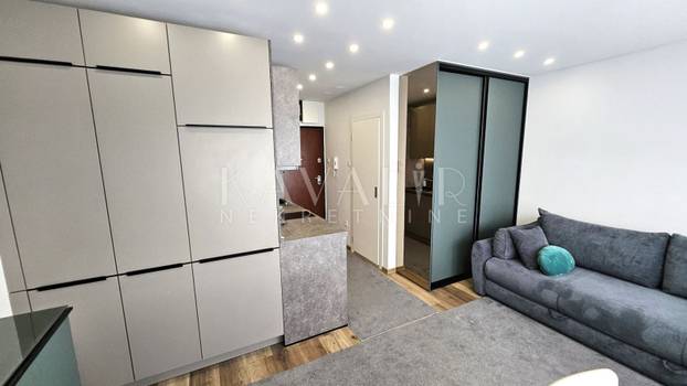 FOTO Čim uđete u ovaj stan - u kuhinji ste! Pogledajte za koliko prodaju ovih 23m2 u Zagrebu...