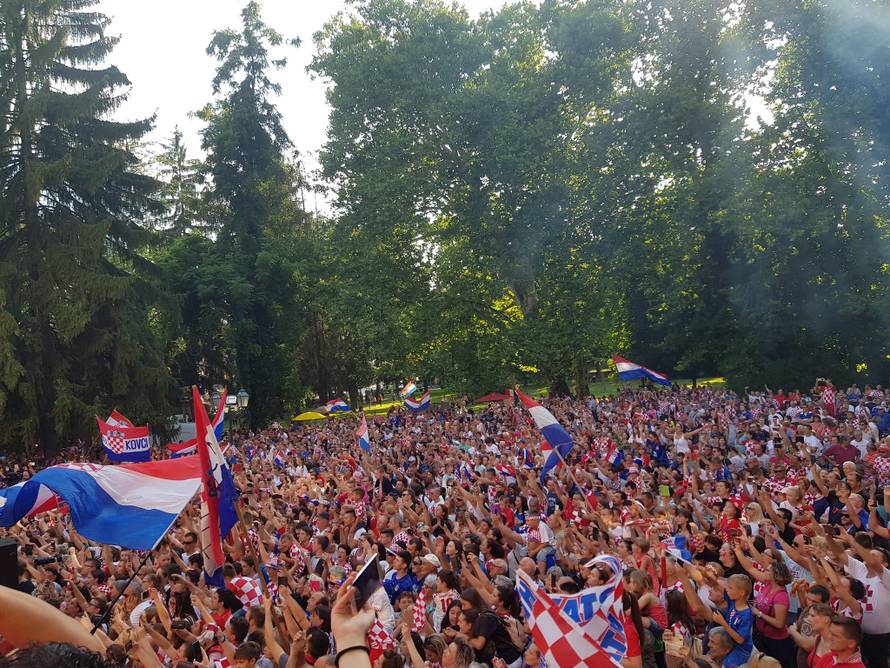 'Jučer je bilo predivno, i danas je divno, ljudi, nastavite slaviti'