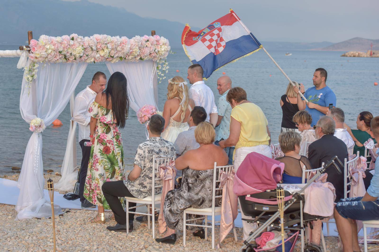 'Ines je odjenula bijelo na moju svadbu, uopće me ne poštuje...'