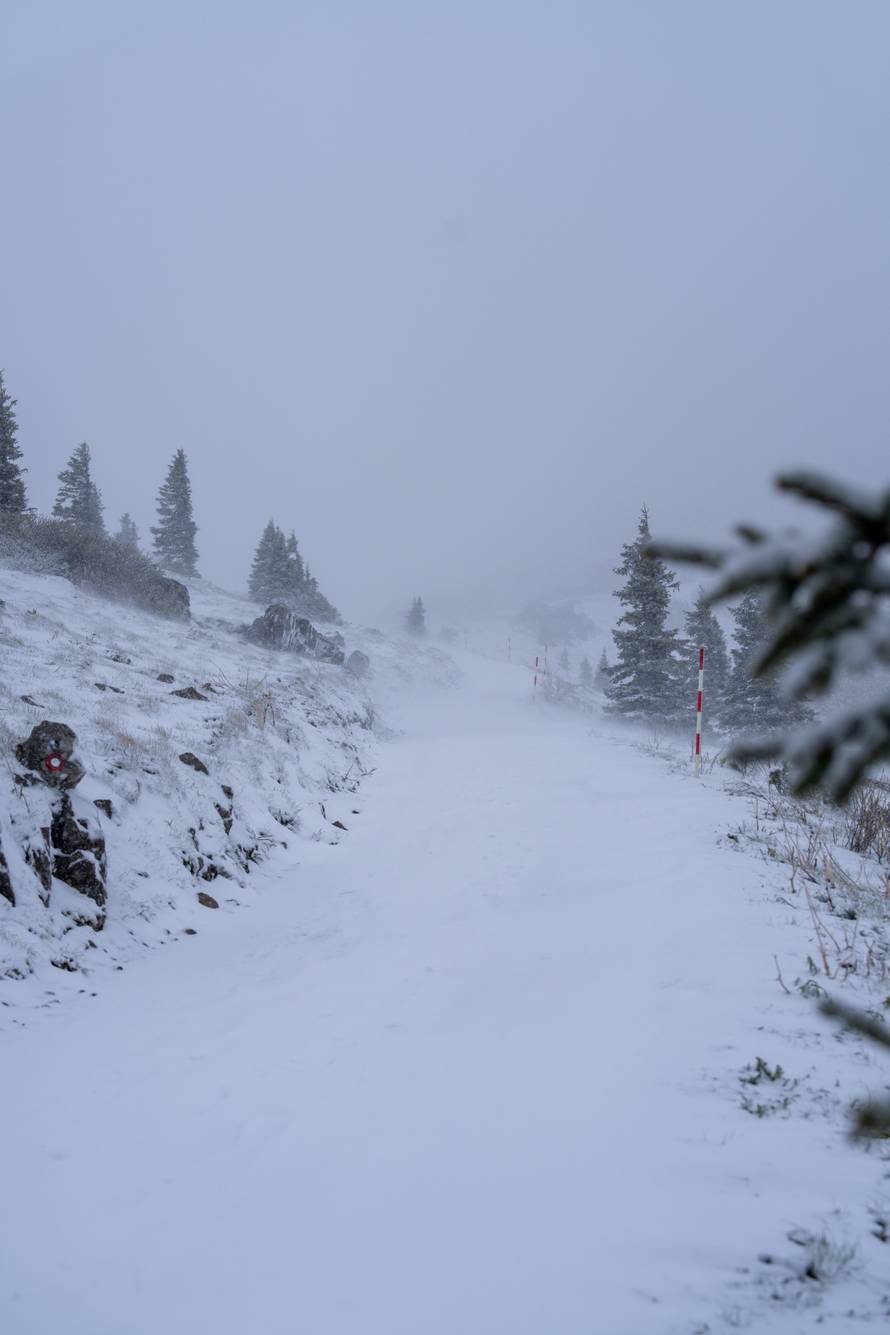 Zavižan: Snijeg pao u Nacionalnom parku Sjeverni Velebit