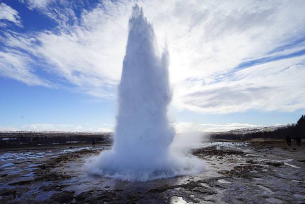 A,Geyser,In,Golden,Circle,,Iceland.,Periodic,Burst,Of,Mother