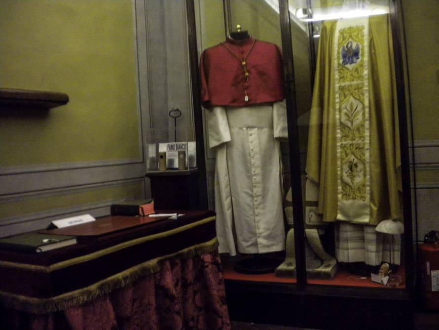 Exclusive photos of the hidden rooms inside the Sistine Chapel in Vatican - Archive
