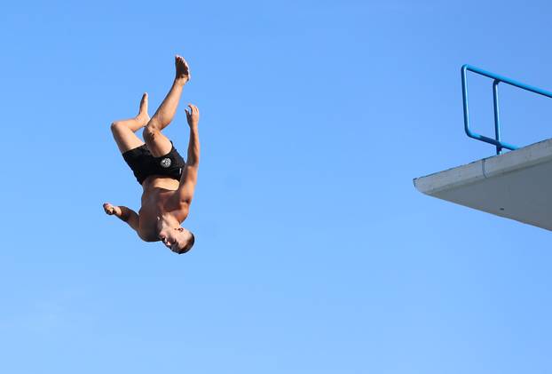 Split: Sportsko-humanitarno natjecanje "Najluđi skakač Hrvatske"