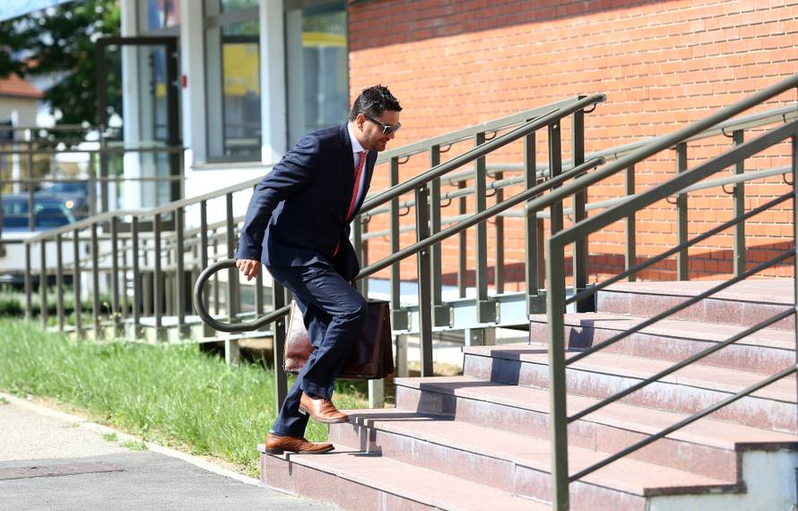 Policija s dugim cijevima čuva navodnog Mossadovog agenta