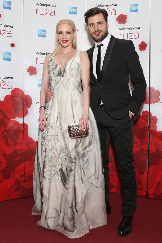 Zagreb: Dolazak uzvanika na sve?anu dodjelu nagrade Ve?ernjakova ruža