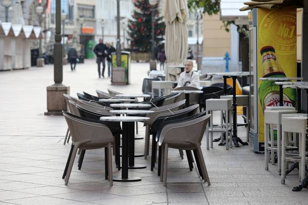 Rijeka: Zatvoreni ugostiteljski objekti u centru grada