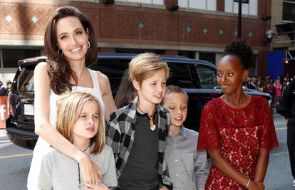 Angelina je bijesna: 'Ne smije svoju djecu odvesti iz SAD-a'