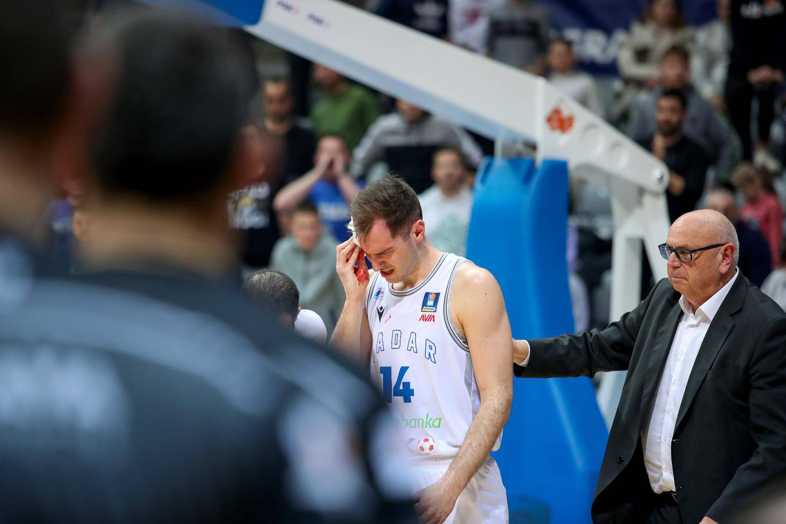 Zadar: Lovro Mazalin ozlijedio se na utakmici  Zadra i Mega Basketa