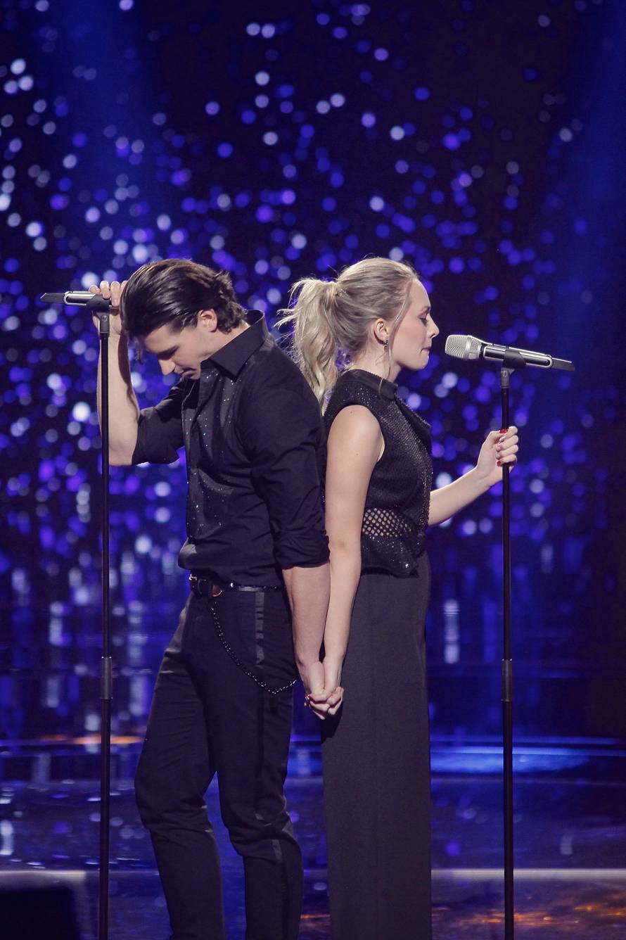 Mom dečku nije ugodno kad me gledaju, ali to ne utječe na nas