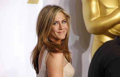 Majka u pedesetima: Jennifer Aniston posvojit će djevojčicu