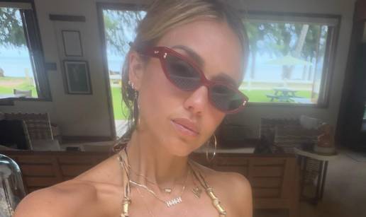 FOTO Jessica Alba u badi&cacute;u, a fanovi zabrinuti: 'Je li sve ok?'