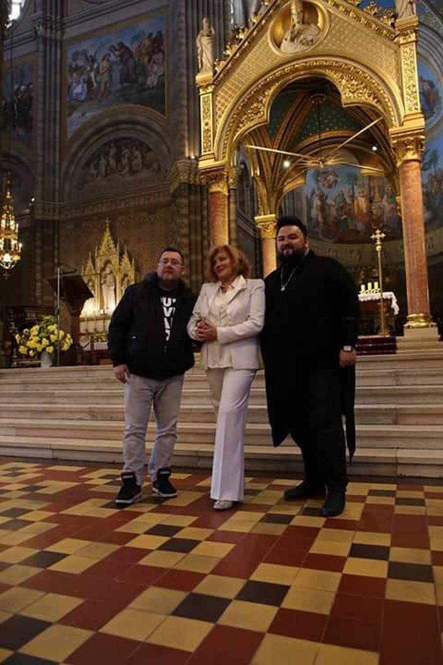 Svjetski popularan božićni hit u izvedbi Tereze  i Jacquesa