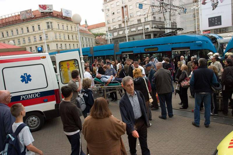 Sudar tramvaja: Ozlijeđena trudnica ostala je u bolnici