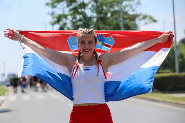 Zagreb: Obožavatelji idu prema fan zoni na Bundeku