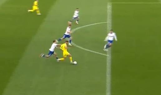 VIDEO Pajaziti tražio dres već u 5. minuti. Kolarić nije svirao ni prekršaj! Javio se i igrač Istre