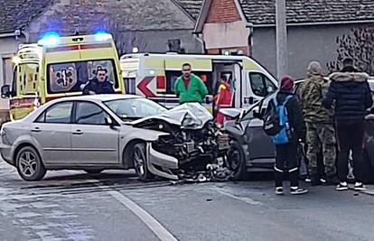 Frontalni sudar u Ivanovcu, dvije žene prevezli u bolnicu