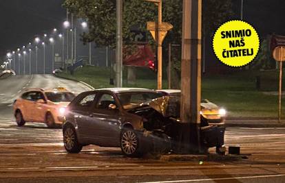 Pijani mladić (21) zabio se u autom u stup na Selskoj: Samo je ponavljao "Dobro sam..."