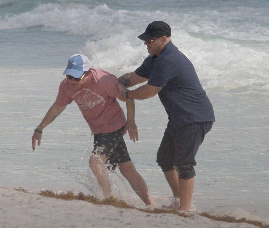*PREMIUM-EXCLUSIVE* Beloved "Back to the Future" star Michael J. Fox spends New Year in Tulum, Mexico