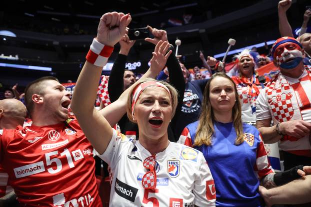 Malmo: Navijači na tribinama prije utakmice Hrvatske protiv Slovenije u drugom krugu EHF Europskog prvenstva