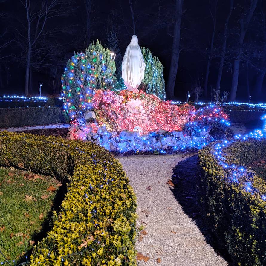 Sestre Milosrdnice pozivaju kod njih u Lužnicu na advent: 'Uz puno truda smo sve ukrasili'