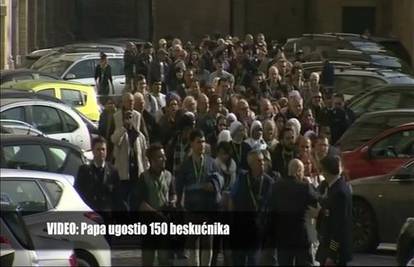 Papa od naroda: Ugostio 150 beskućnika i častio ih ručkom