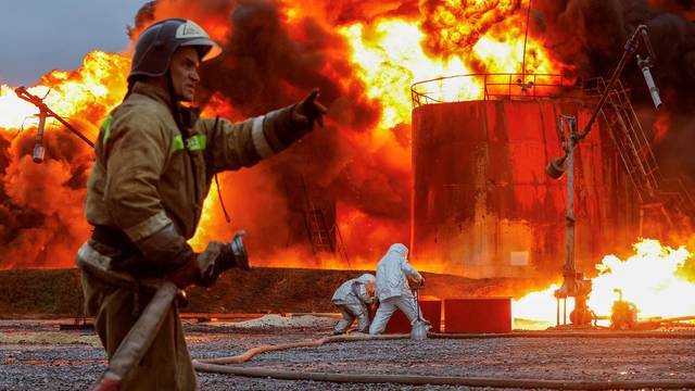 Fire following recent shelling in Shakhtarsk