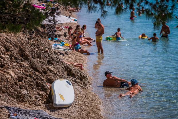 Kamen Brela i plaža Punta Rata  